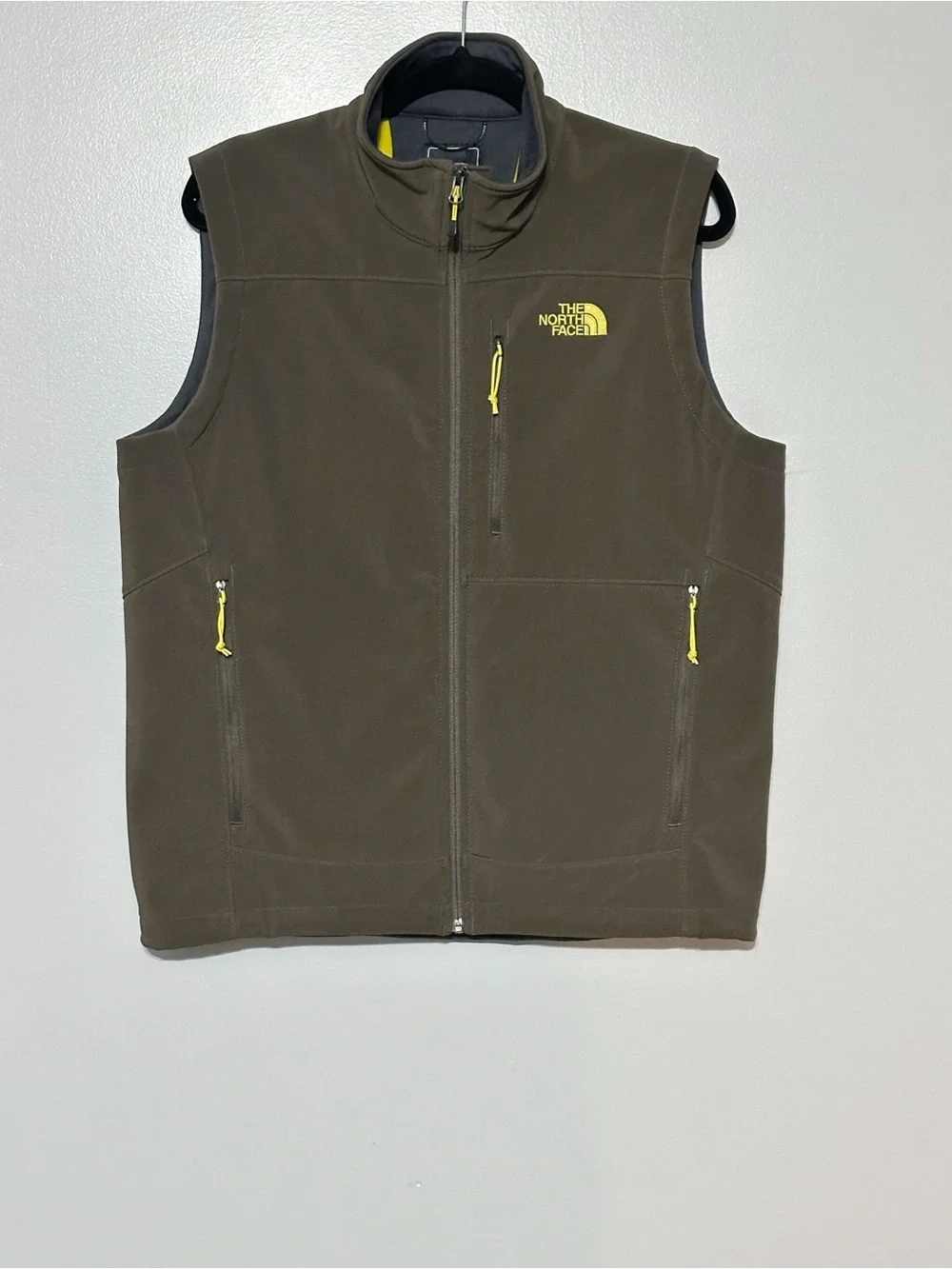 The North Face Men's Apex Bionic Vest With Yellow Logo Size Medium